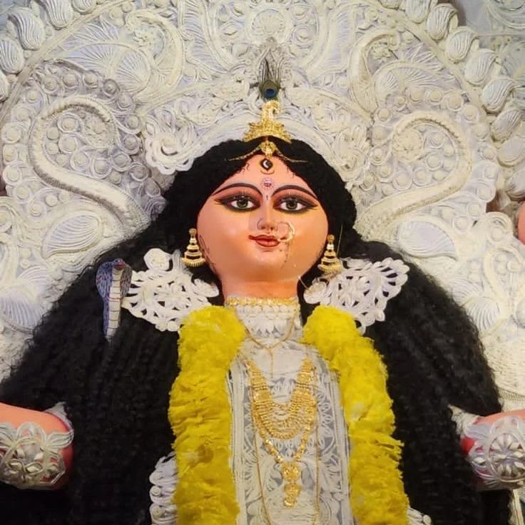 ব্যাপ্ত অর্থে দুর্গা, কালী সহ অন্যান্য শক্তিদেবীগণও জগদ্ধাত্রী। তবে শাস্ত্রমতে এই নির্দিষ্ট জগদ্ধাত্রী রূপের নামকরণের পশ্চাতে রয়েছে সূক্ষ্মতর আধ্ম্যাতিক দর্শন। 