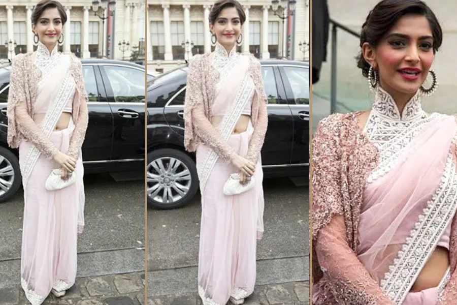 জ্যাকেট কাটিং ব্লাউজ় যে কোনও শাড়ির সঙ্গে মানানসই।