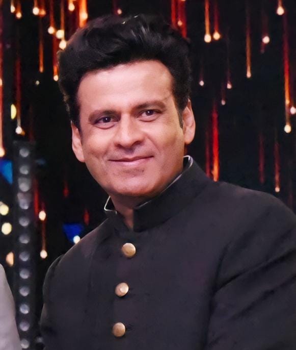 মনোজ বাজপেয়ী- মনোজ বাজপেয়ীয়ের জন্মস্থানই বিহার। একাধিক সাক্ষাৎকারে মনোজ জানিয়েছেন বিশেষ করে ছটপুজোর সময়টাতে বিহারের কথা খুবই মনে পড়ে তাঁর। সেখানে কাটানো তাঁর ছেলেবেলার নানান রঙিন স্মৃতিও বহুবার ভাগ করেছেন অনুরাগীদের সঙ্গে। 