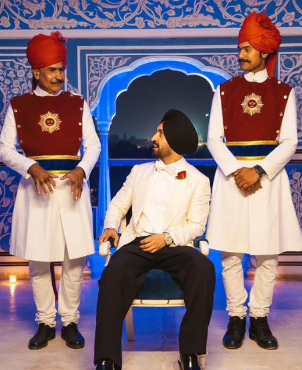 চন্দ্র মহলের ছবি নিবাস। নীল-সাদার কারুকাজে শোভিত।