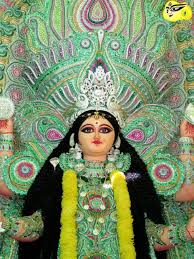 সার্কাস মাঠ সর্বজনীন: মানকুণ্ডু স্টেশন থেকে ৭ মিনিটের হাঁটা পথে এই প্যান্ডেল। এ বছর ৫৩ বছরে পা দিল এই পুজো।  