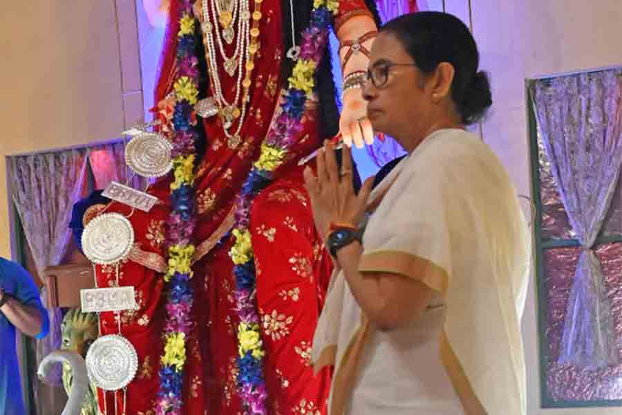 Mamata Banerjee strict about stopping accidents at barabazar