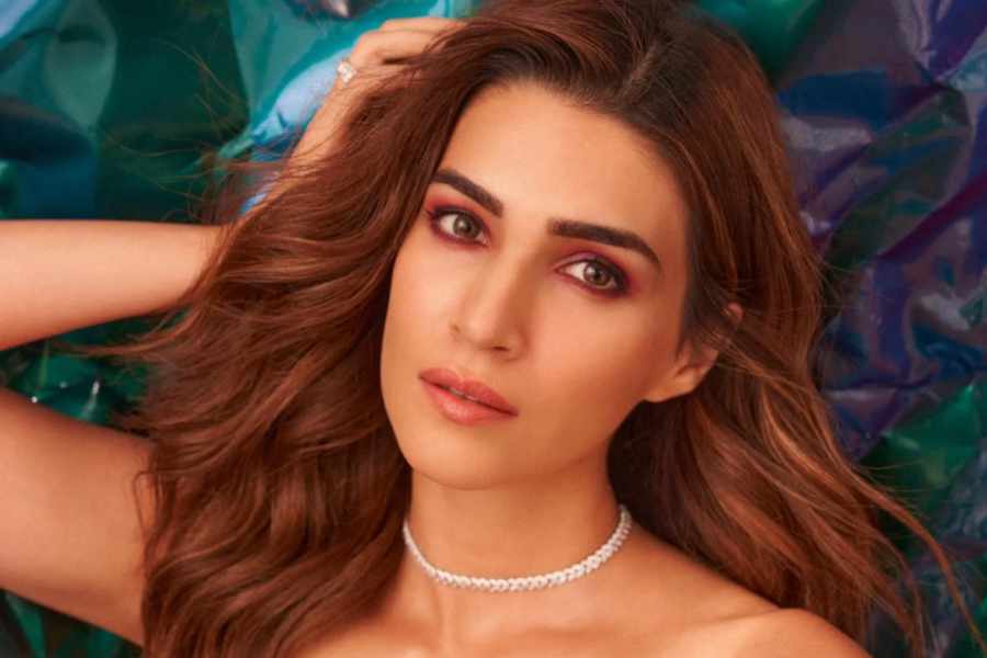 Kriti Sanon flaunts caramel-toned makeup, here are the easy tips