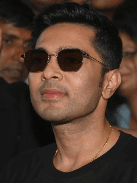 জন্মদিনে অভিষেক।