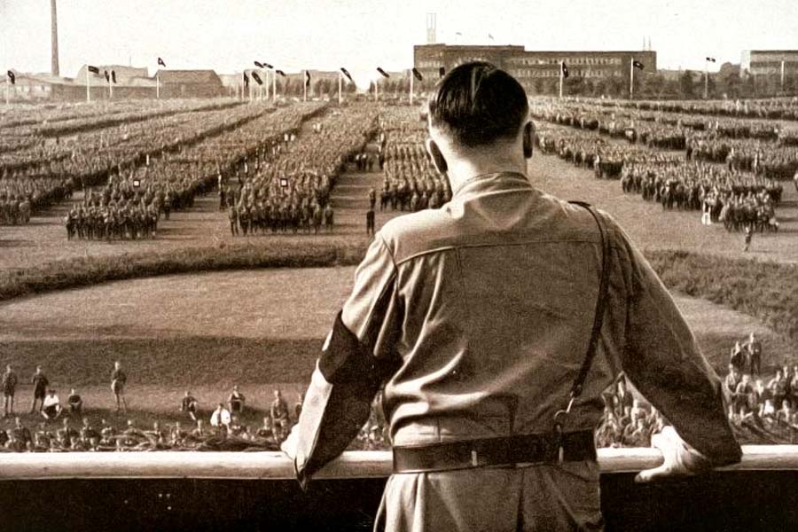 From Hitler to Chairman Mao know the strange habits of Dictators 