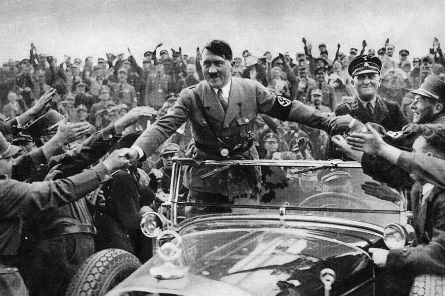 From Hitler to Chairman Mao know the strange habits of Dictators 
