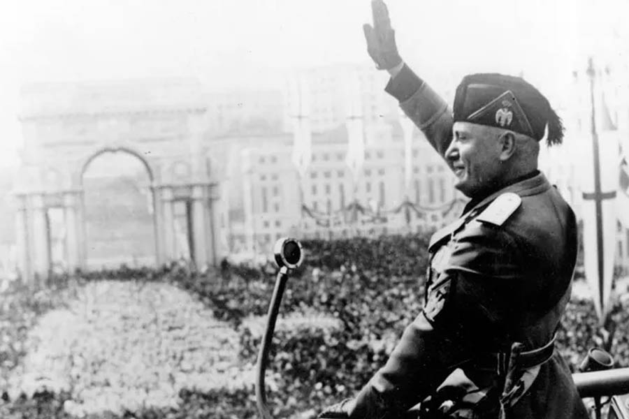 From Hitler to Chairman Mao know the strange habits of Dictators 