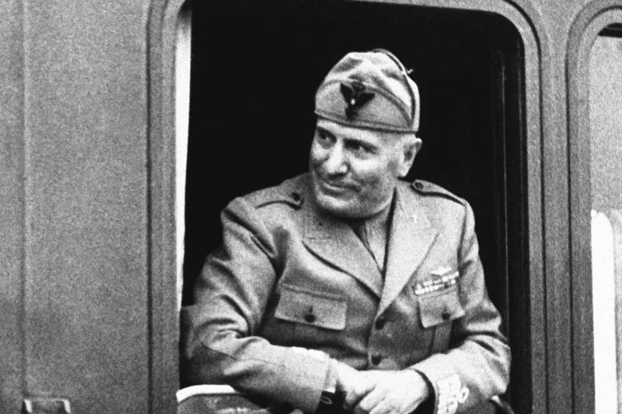 From Hitler to Chairman Mao know the strange habits of Dictators 