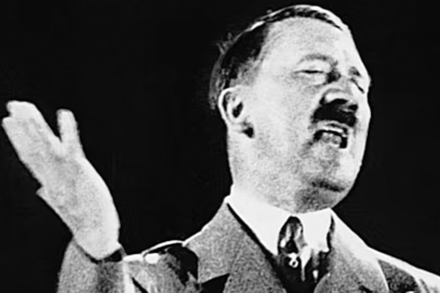 From Hitler to Chairman Mao know the strange habits of Dictators 