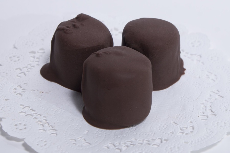 একটি ছোট্ট বিমান চালাচ্ছিলেন এক শিক্ষক এবং তাঁর ছাত্র। তাঁরা ভুলে গিয়েছিলেন, যন্ত্রপাতির উপরে রাখা আছে খাবারের বাক্সটি। 