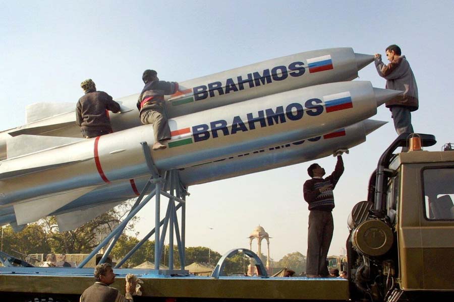 China going to launch HQ 19 missile defence system and J 35A fighter jet is it threat for India 