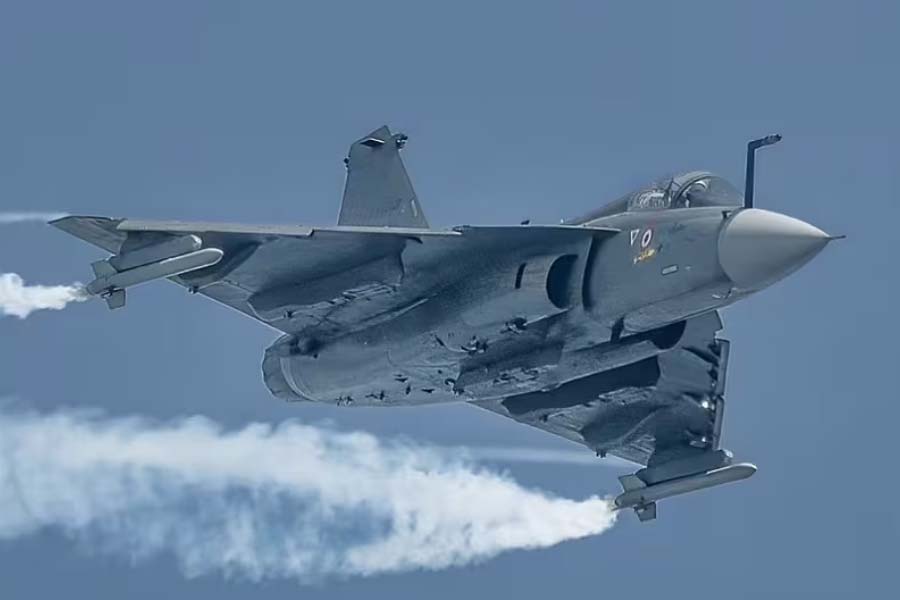 China going to launch HQ 19 missile defence system and J 35A fighter jet is it threat for India 