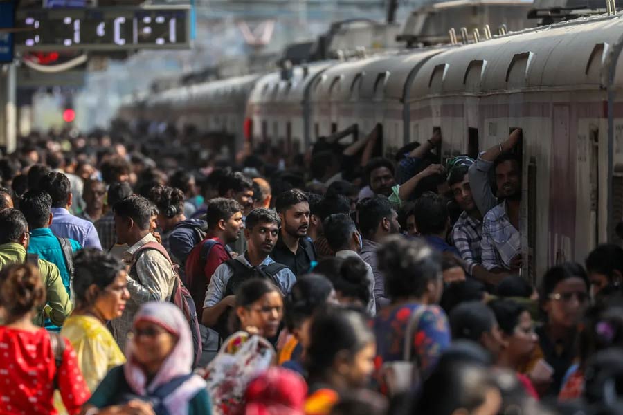 Who are middle class of India know the definition and other criteria 