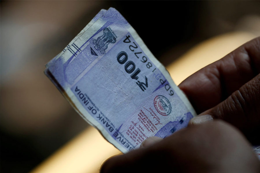 Who are middle class of India know the definition and other criteria 