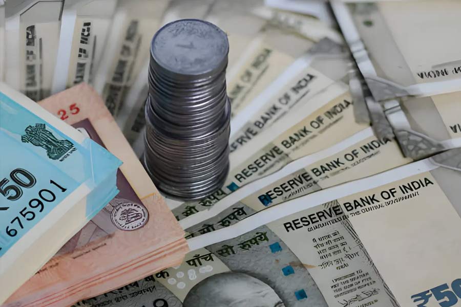 Who are middle class of India know the definition and other criteria 