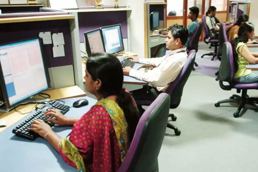 Who are middle class of India know the definition and other criteria 