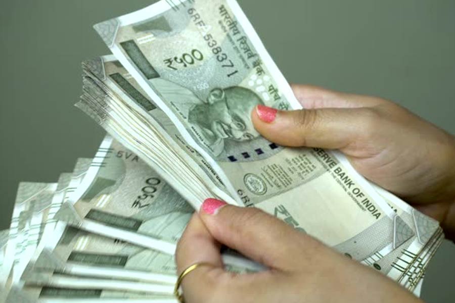 Who are middle class of India know the definition and other criteria 