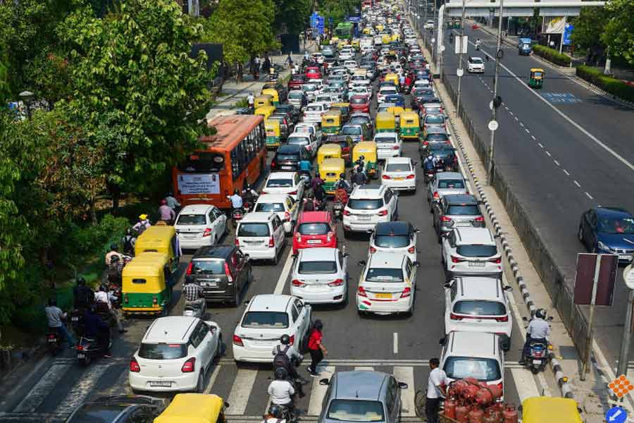 Who are middle class of India know the definition and other criteria 