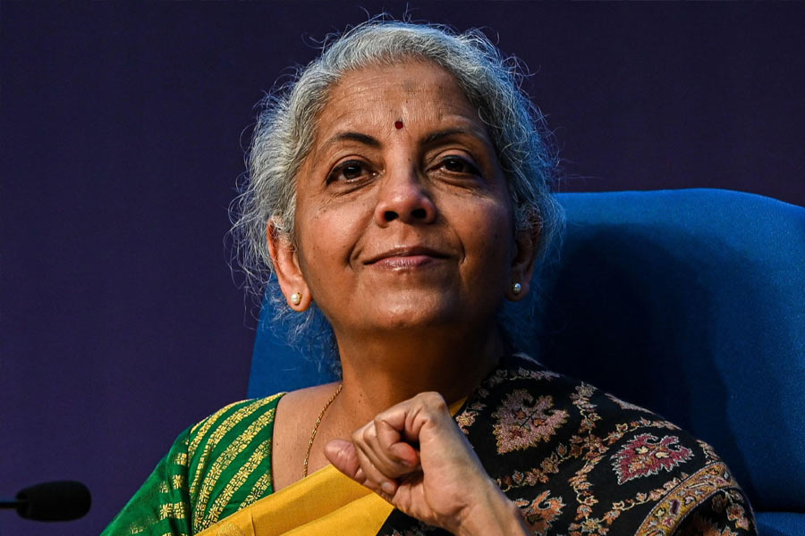 Who are middle class of India know the definition and other criteria 