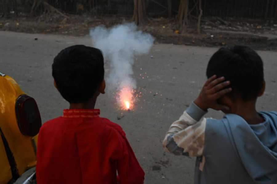 complain arise over burning firecrackers in front of the hospital gate on chhath puja