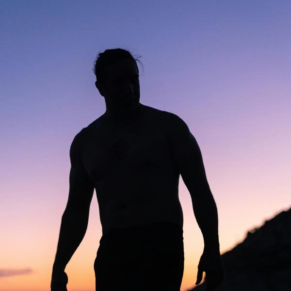 Chinese man has one wife and four girlfriends, all live in same complex but unaware of each other