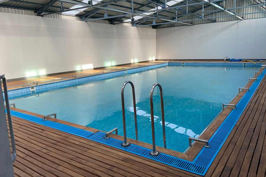 All needs to know about Chicken shaped Hotel in Philippines 