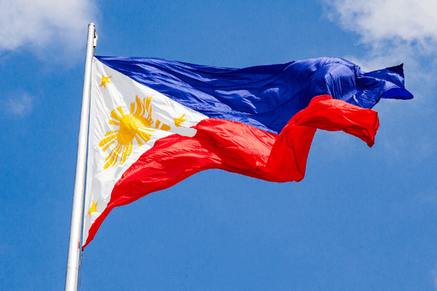 All needs to know about Chicken shaped Hotel in Philippines 