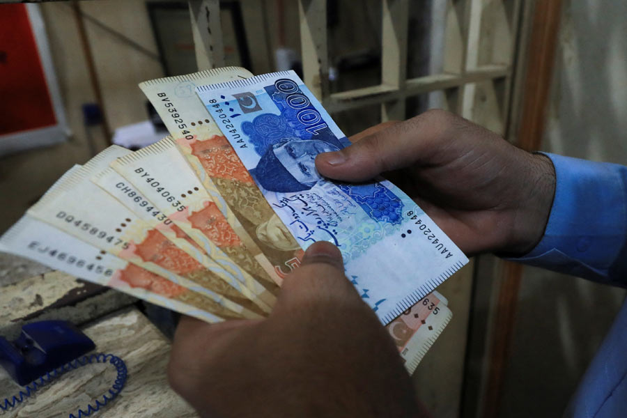 All you need to know about reason behind brain drain of Pakistan middle class youth 