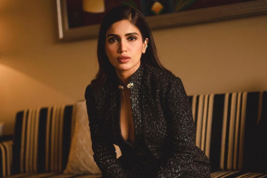 প্রথম ছবিতে ভূমি অভিনয় করেছিলেন একজন পৃথুলা তরুণীর চরিত্রে।