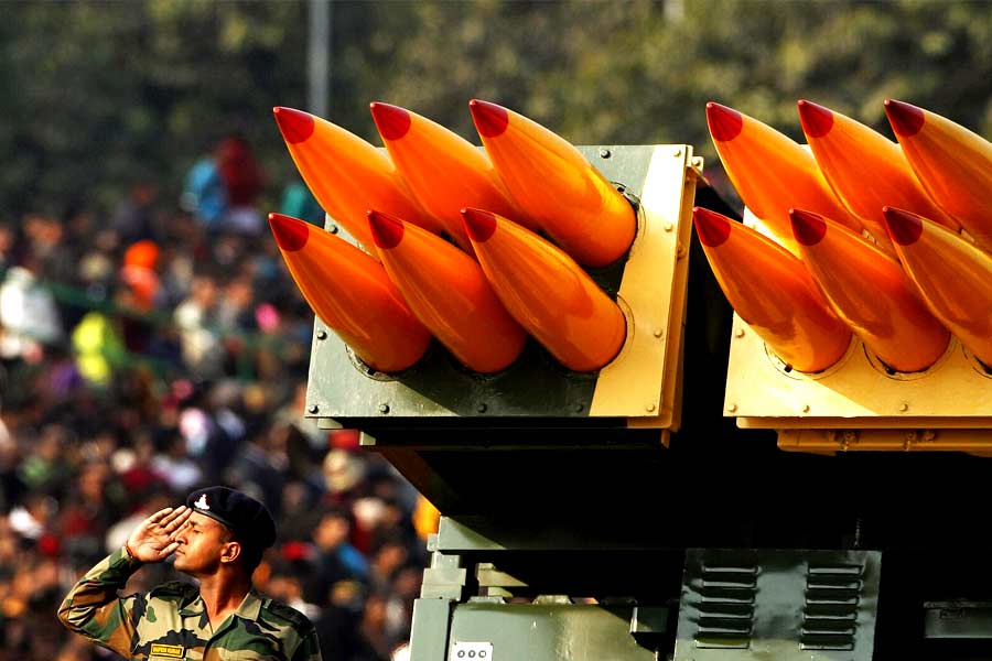 Pinaka Multi Barrel Rocket Launcher System France may purchase this weapon from India 