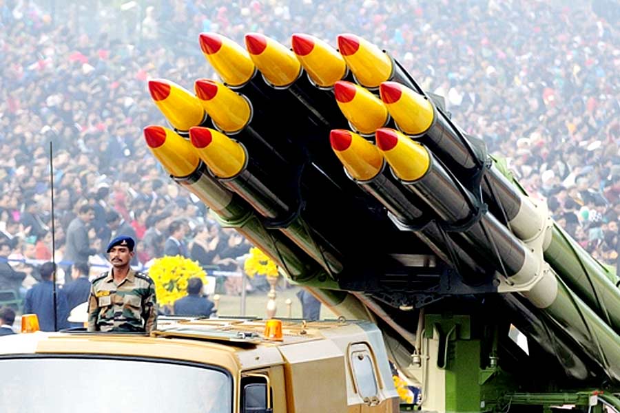 Pinaka Multi Barrel Rocket Launcher System France may purchase this weapon from India 