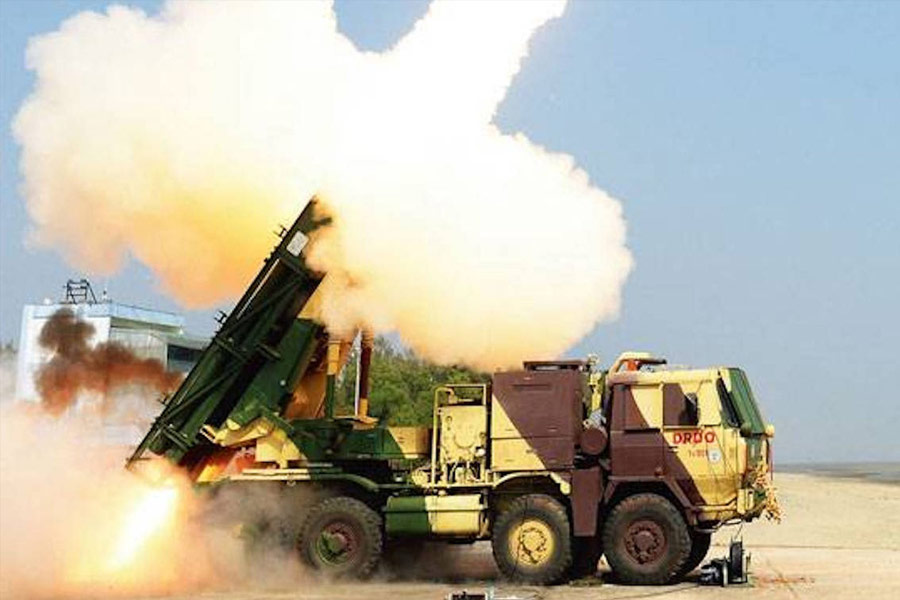 Pinaka Multi Barrel Rocket Launcher System France may purchase this weapon from India 