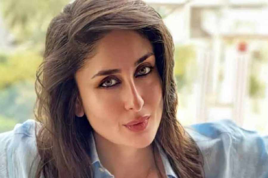 Bollywood actress kareena Kapoor says she find her facial fine lines more sexy