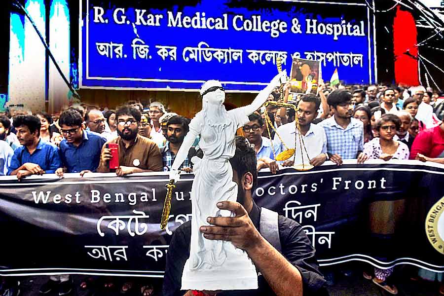 Junior doctors wait for full charge sheet in RG Kar Case, demand justice