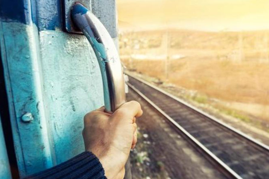 Travellers of China choosing longer, more uncomfortable means of transport to explore destinations 