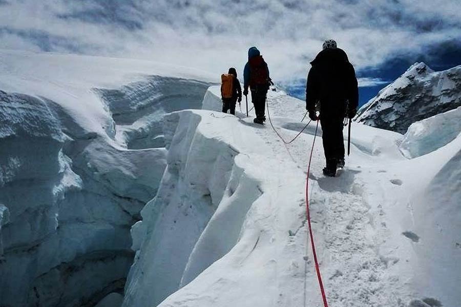 Travellers of China choosing longer, more uncomfortable means of transport to explore destinations 