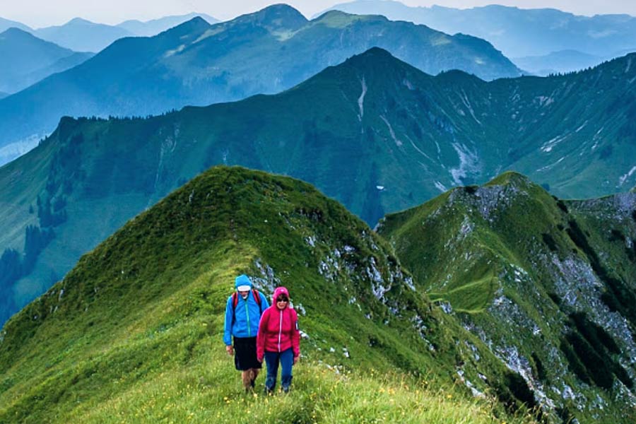 Travellers of China choosing longer, more uncomfortable means of transport to explore destinations 