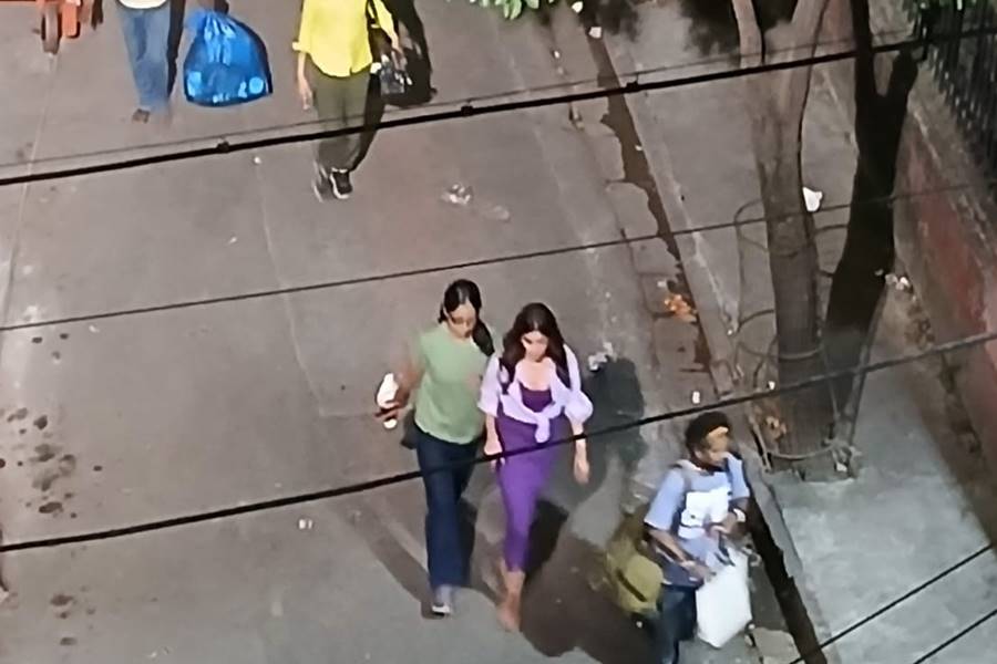 অদিতি পোহনকর নায়িকা ‘মেহুল’-এর সাজে।