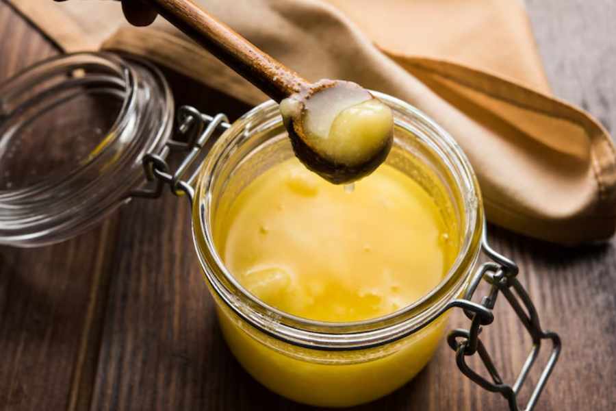 Ghee or Olive oil, which is better for health, how to use them in Indian cooking