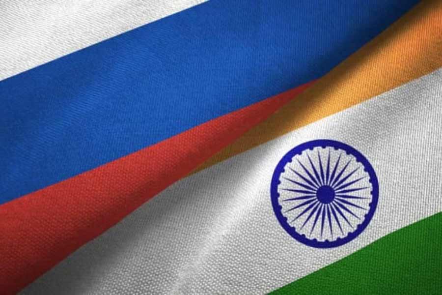  is a short-range air defense system that uses missiles and cannons 