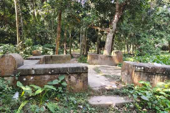 Baruipur area still has Bancharam's Bagan, where Manoj Mitra acted