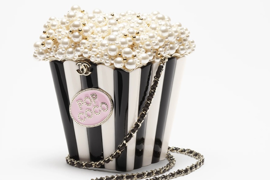 শানেলের ওয়েবসাইটে থাকা পপকর্ন ক্লাচের ছবি।