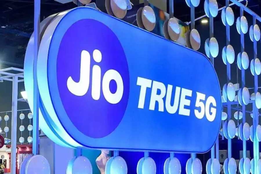 Elon Musk Company Starlink may get entry in Indian telecom market how concern is it 