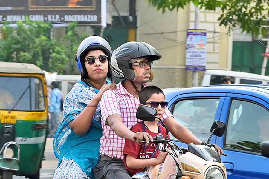 childrens are not wearing helmets even in multiple accidents