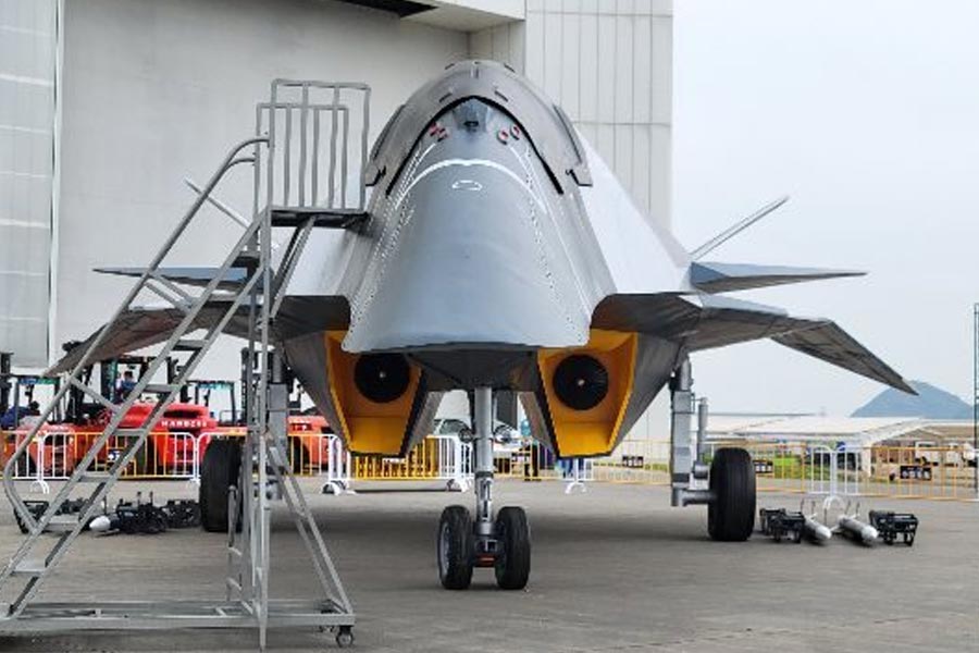 China unveils new 6th generation supersonic aircraft capable to attack from space 