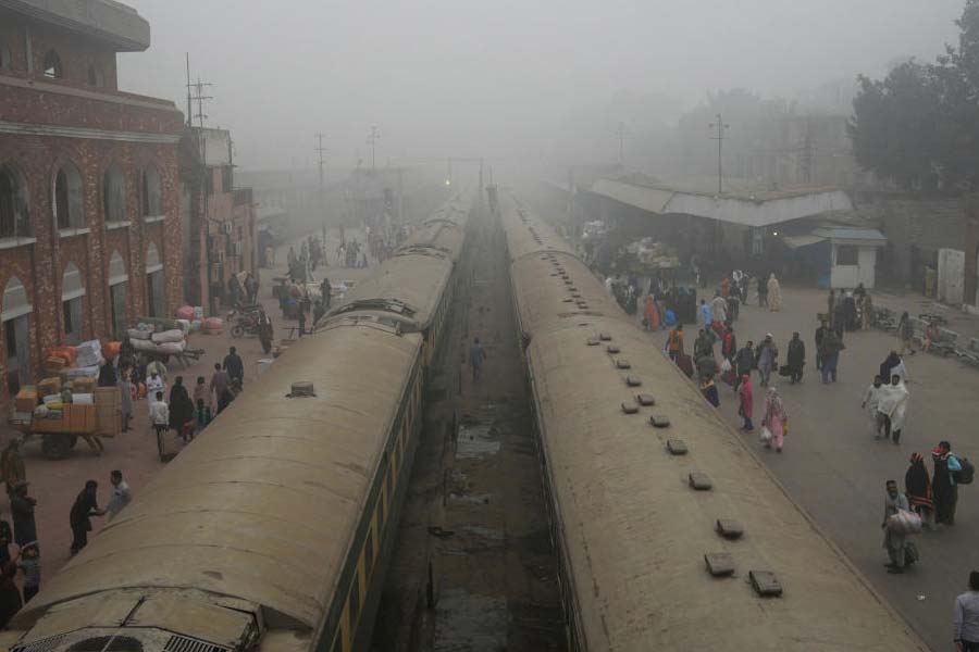 Pollution level in Lahore very very severe, 15 thousand people admitted to hospital dgtl