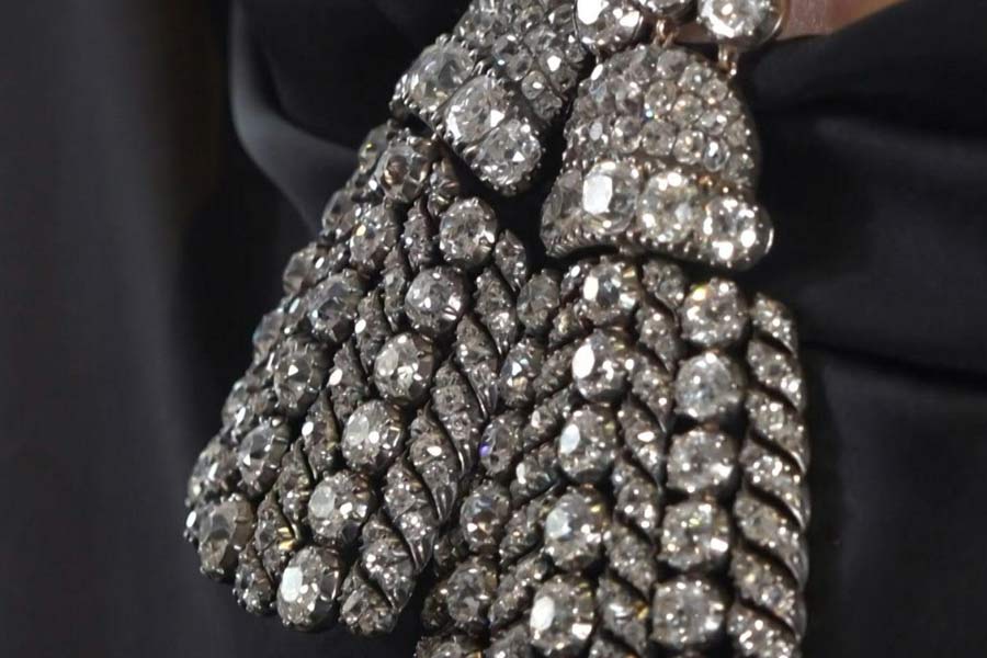 A mysterious necklace with 500 diamonds links to a scandal of Marie Antoinette