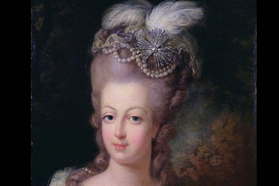 A mysterious necklace with 500 diamonds links to a scandal of Marie Antoinette