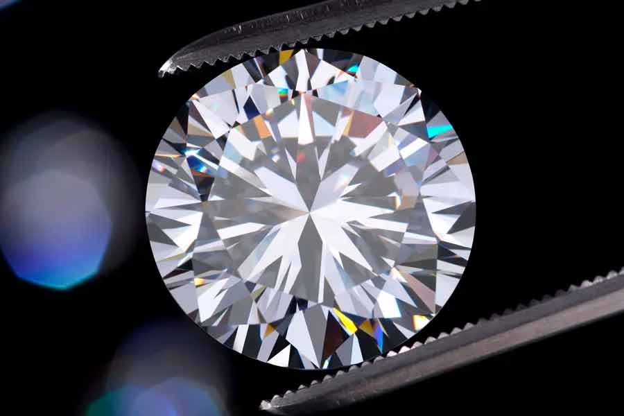 A mysterious necklace with 500 diamonds links to a scandal of Marie Antoinette