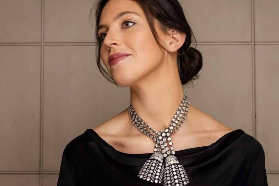 A mysterious necklace with 500 diamonds links to a scandal of Marie Antoinette